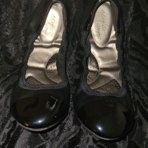 NWOT memory foam flats